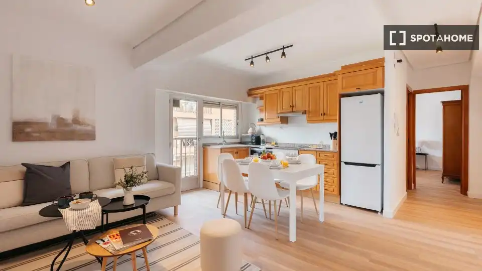 Cocina de Piso de alquiler en Valencia con Aire acondicionado, Calefacción y Amueblado