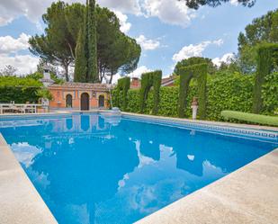 Swimming pool of House or chalet for sale in Villanueva de la Cañada  with Air Conditioner, Terrace and Swimming Pool