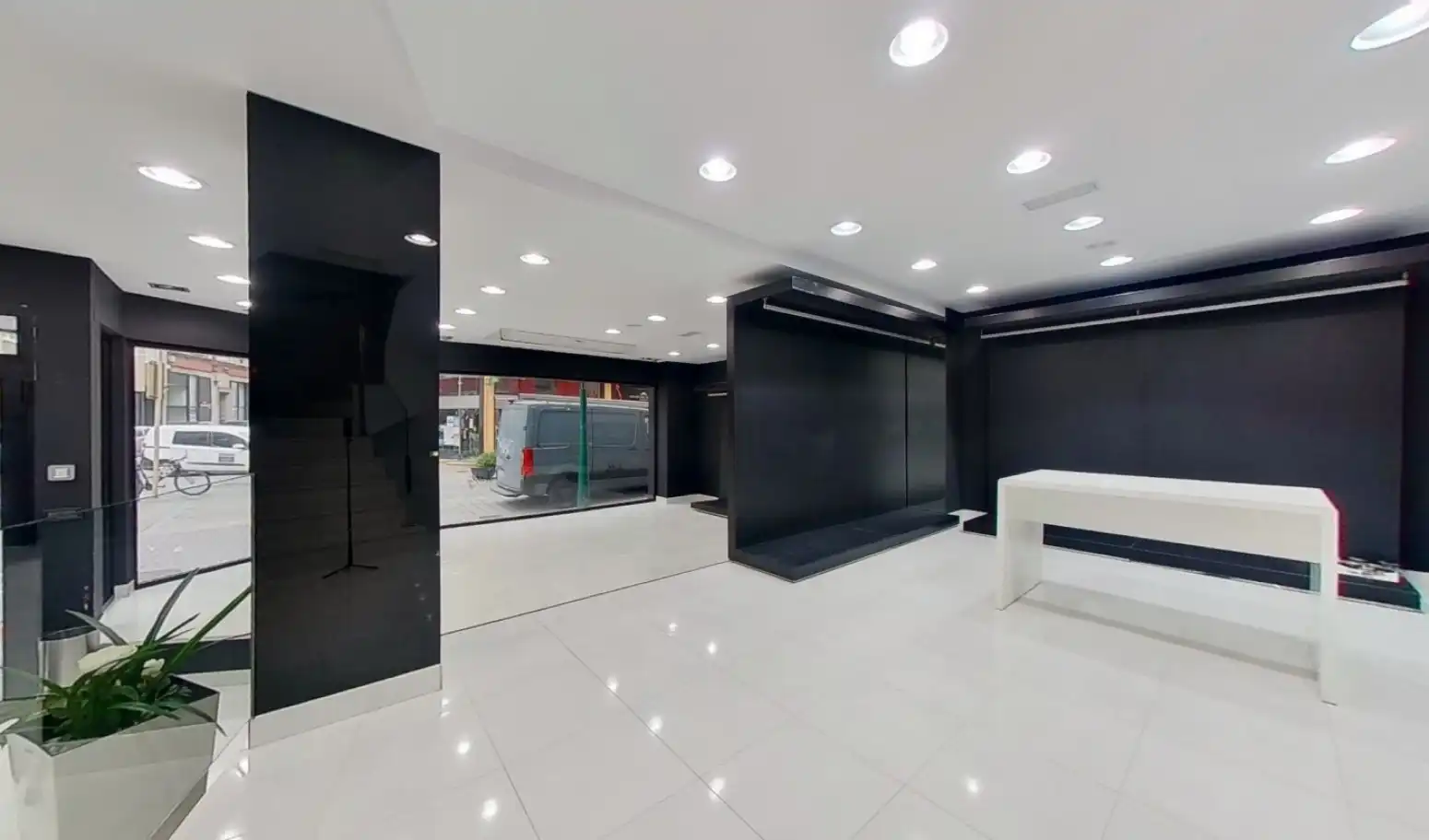 Commercial properties for rent in Torrelavega   with Air Conditioner