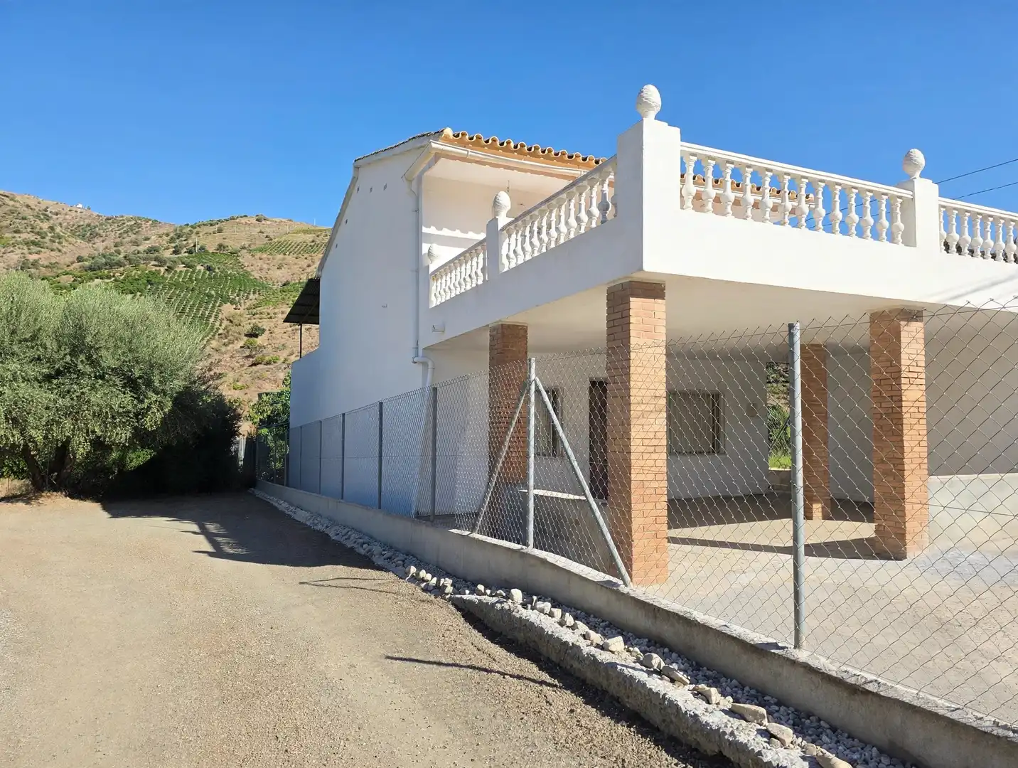 Casa con piscina en venta en Calle Tintoreros