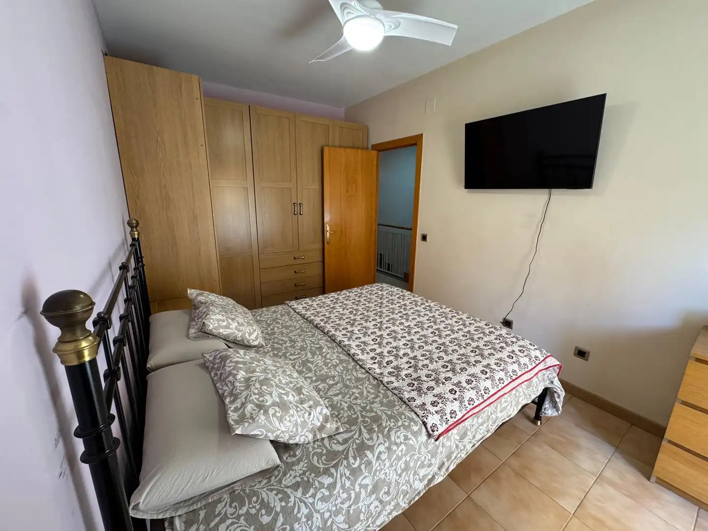 Habitación de Casa adosada en venta en La Palma de Cervelló con Aire acondicionado, Calefacción y Parquet