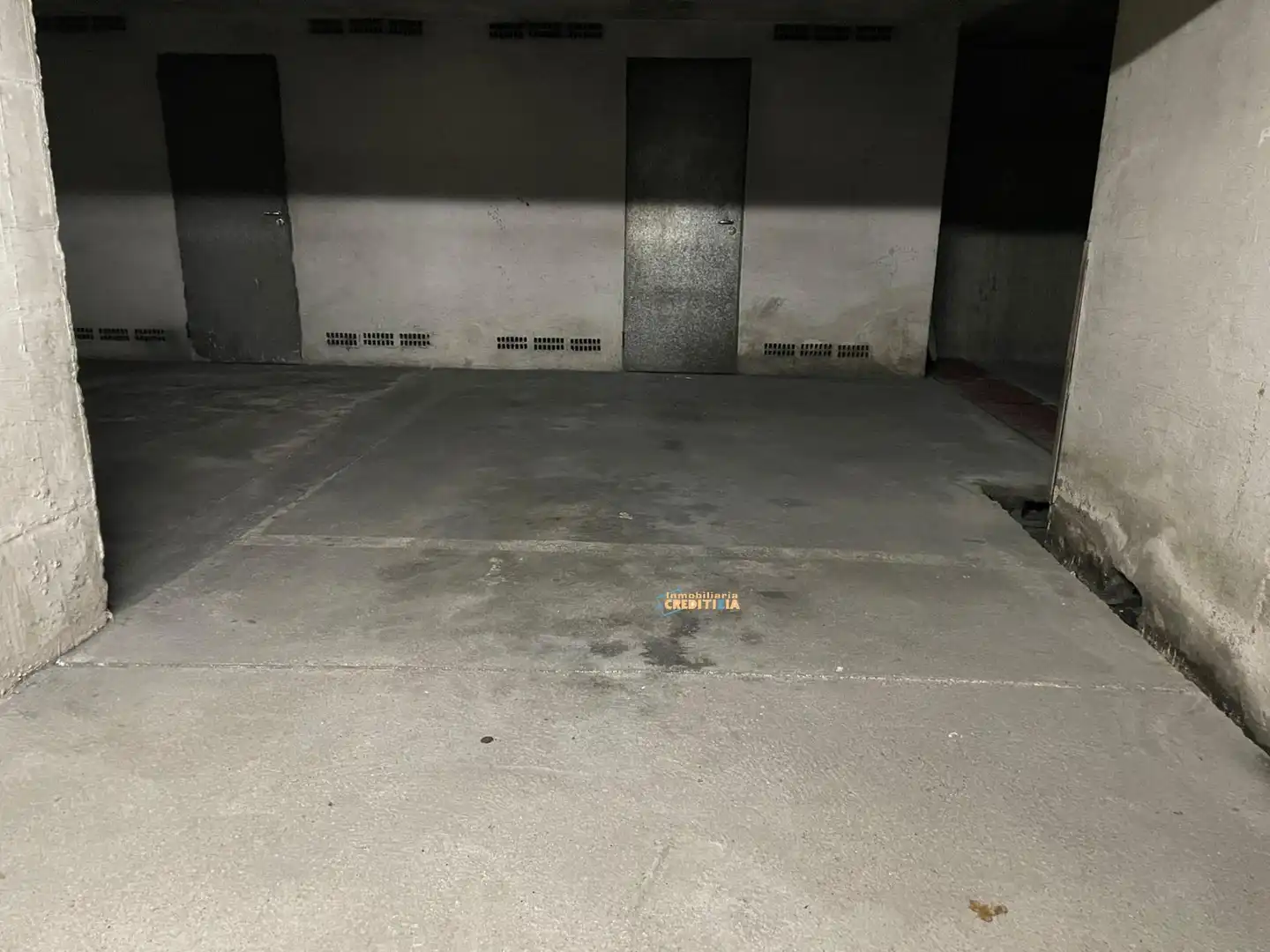 Aparcament de Pis en venda en Vigo  amb Calefacció, Parquet i Traster