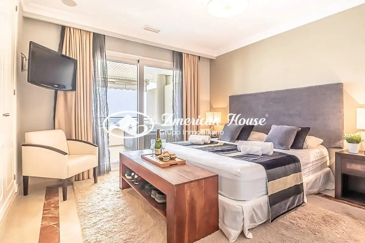Bedroom of Apartments for sale in Milla de Oro