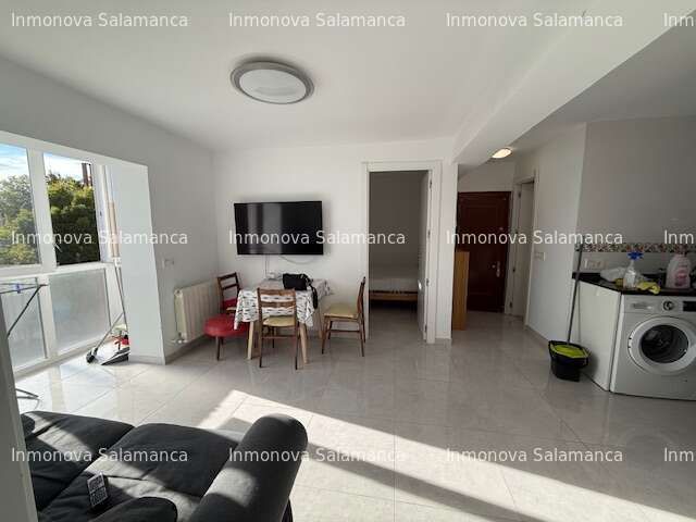 Living room of Flat to rent in Salamanca Capital  with Heating
