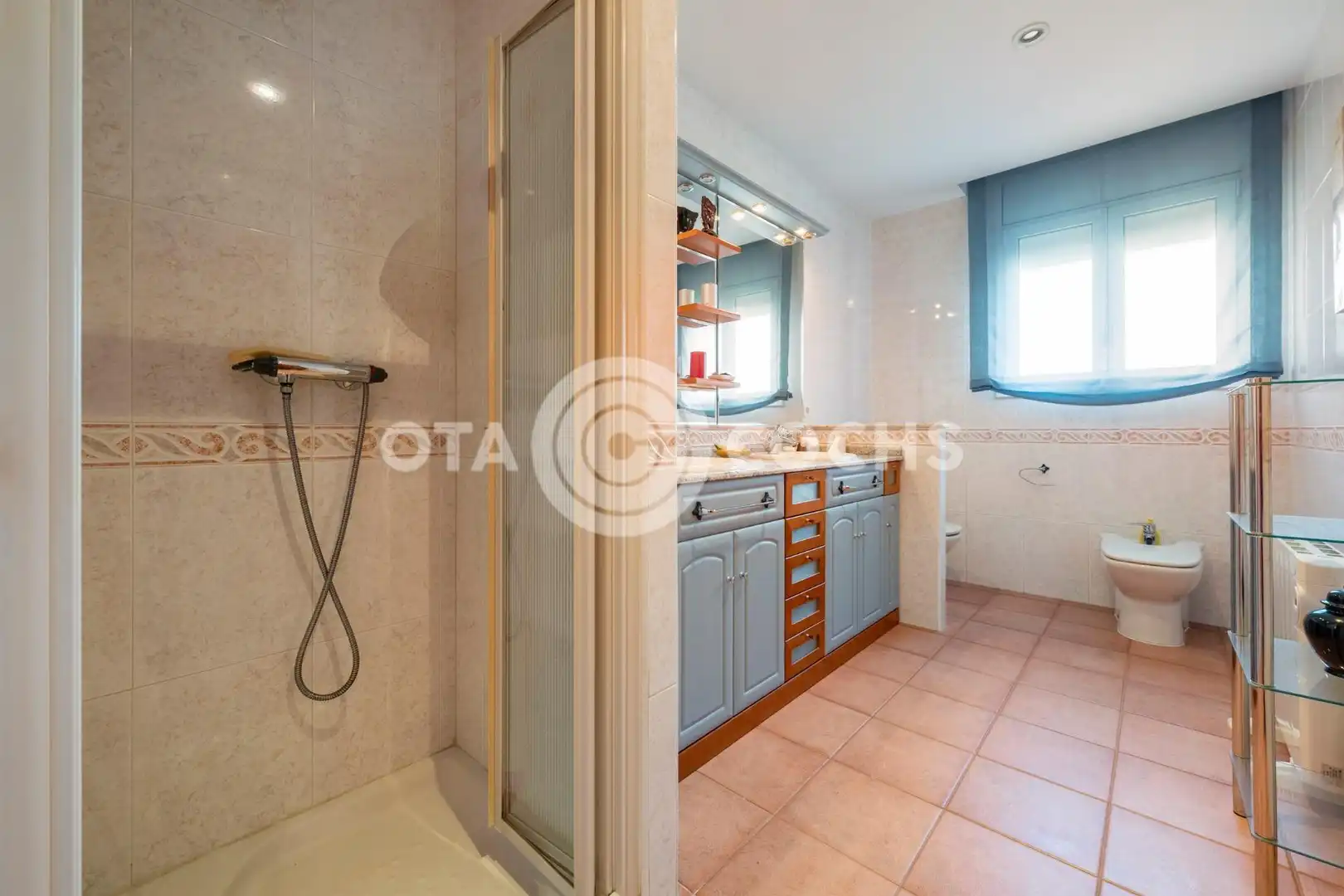 Bathroom of Houses for sale in Ponent