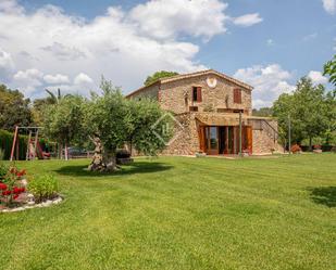 Vista exterior de Finca rústica en venda en Lladó amb Aire condicionat i Piscina