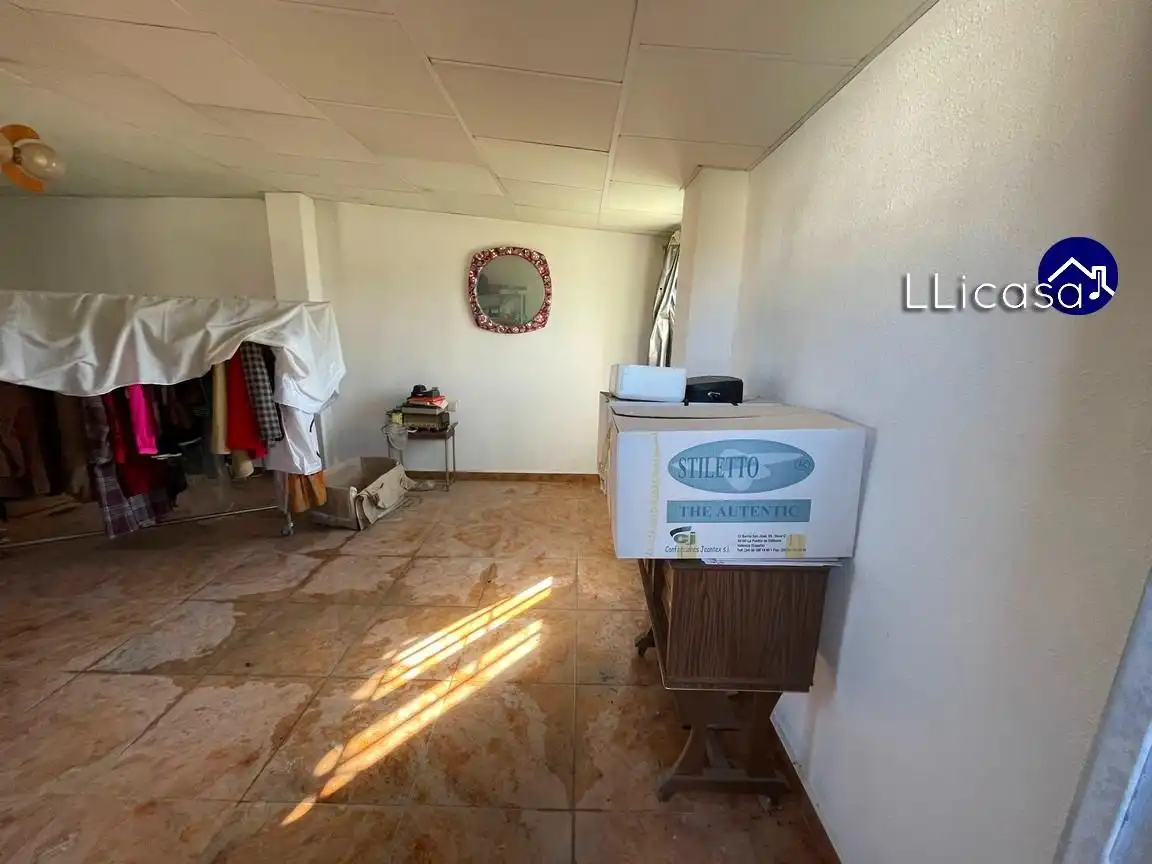 Casa o chalet en venta en La Pobla de Vallbona con Calefacción, Jardín privado y Terraza