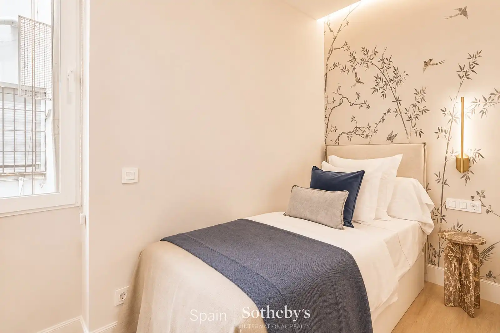 Dormitori de Apartament en venda en Madrid amb Aire condicionat