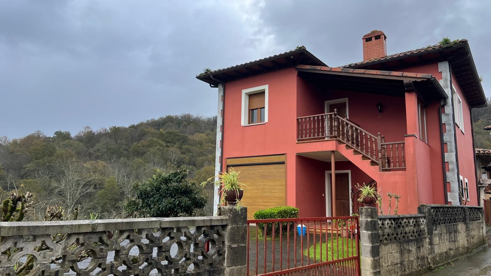 Exterior view of House or chalet for sale in Cangas de Onís  with Heating, Private garden and Storage room
