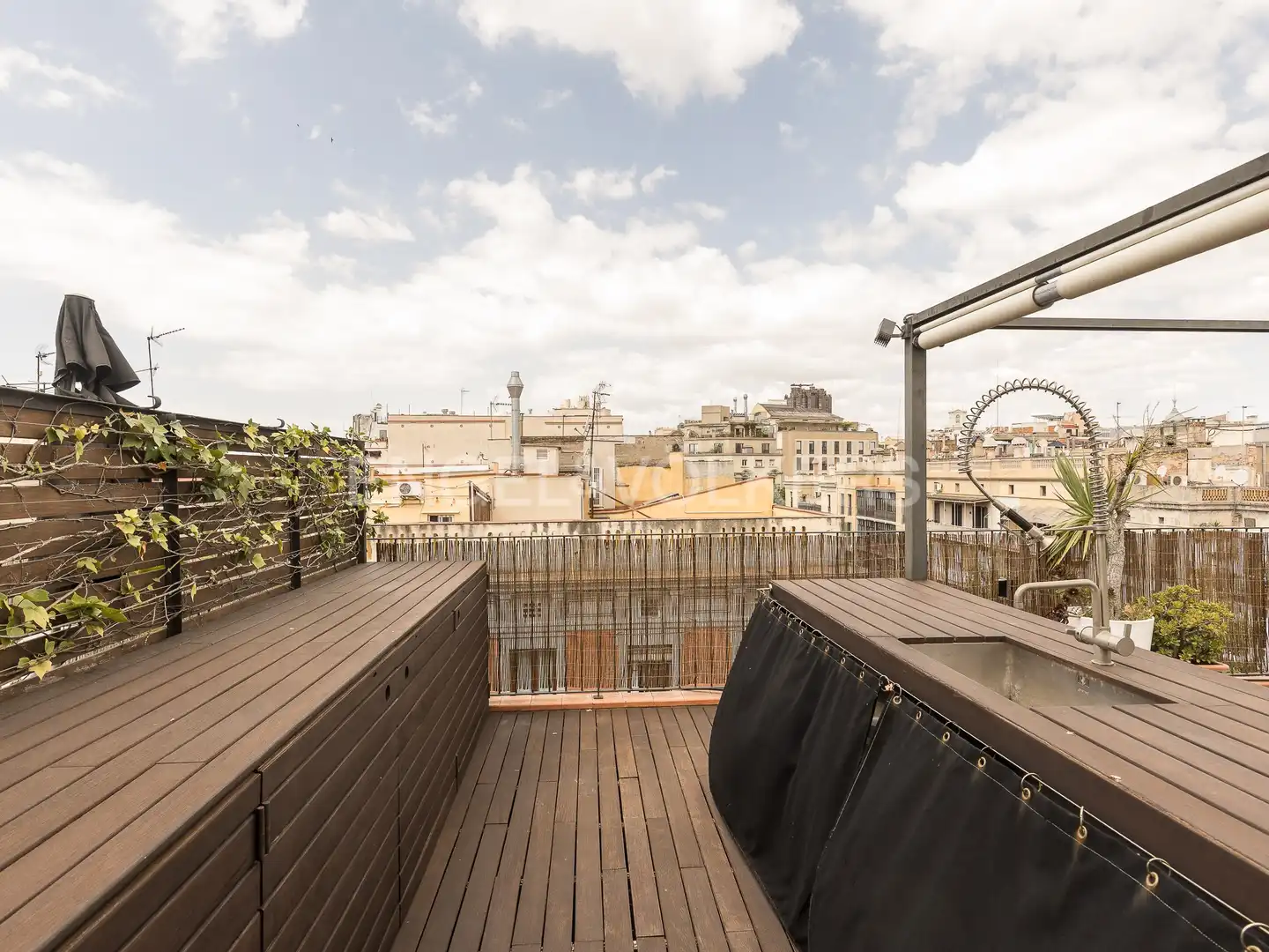 Terrasse von Dachboden zur Miete in Barcelona mit Klimaanlage, Heizung und Parkett