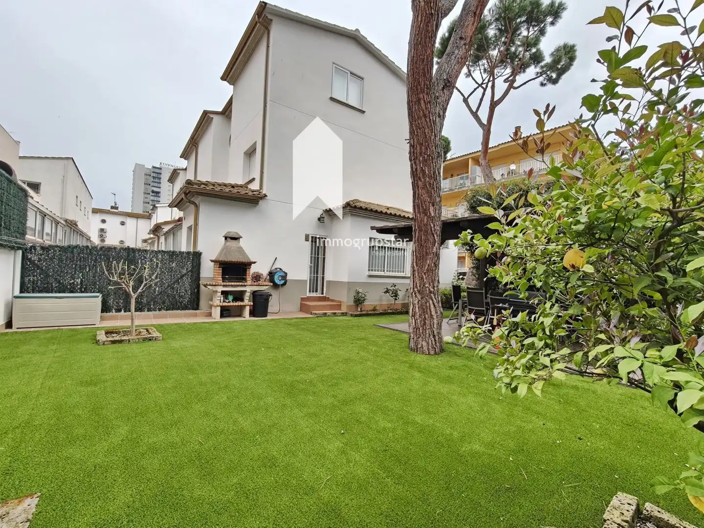 Garten von Einfamilien-Reihenhaus zum Verkauf in Castell d'Aro, Platja d'Aro i s'Agaró mit Klimaanlage, Heizung und Terrasse