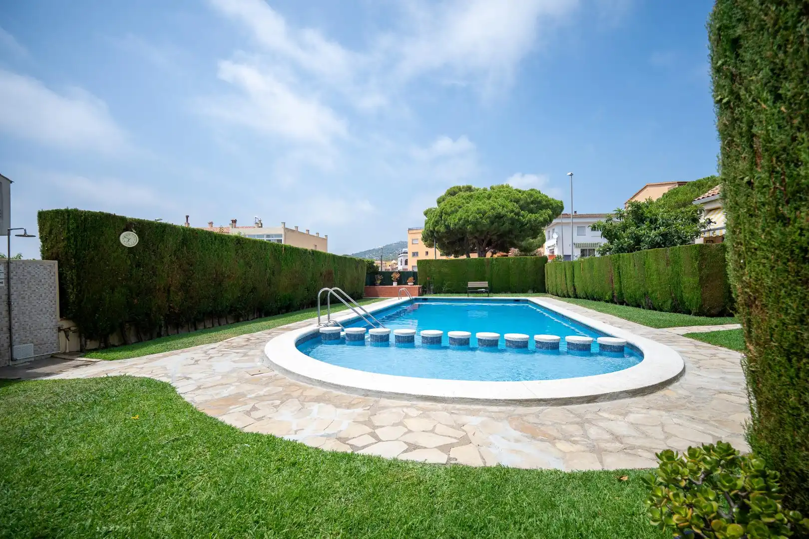Schwimmbecken von Erdgeschoss zur Miete in Castell d'Aro, Platja d'Aro i s'Agaró mit Klimaanlage, Heizung und Privatgarten