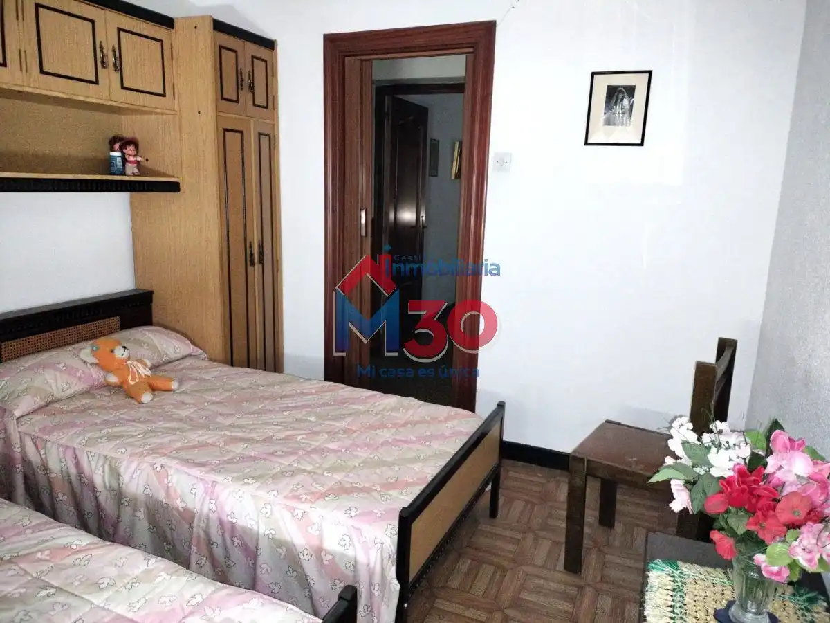 Schlafzimmer von Wohnung zum Verkauf in Miranda de Ebro mit Heizung