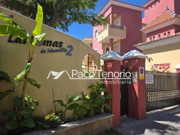 Pis amb piscina en venda a Avenida de las Cumbres 2