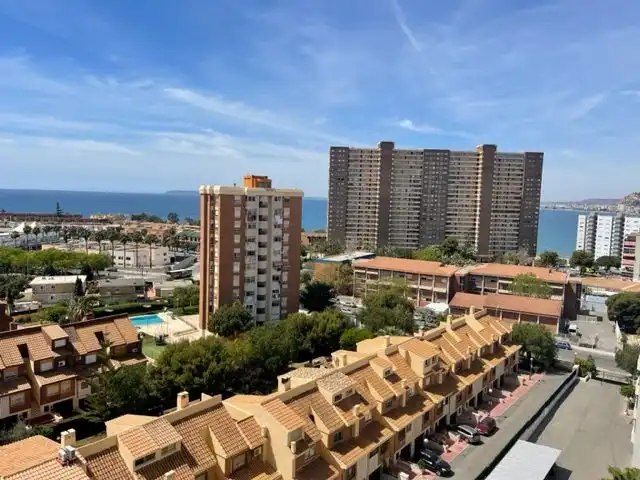 Vista exterior de Pis en venda en Alicante / Alacant amb Traster i Piscina comunitària