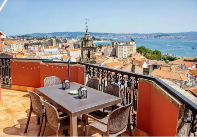 Terrassa de Àtic de lloguer en Cangas  amb Calefacció, Terrassa i Moblat