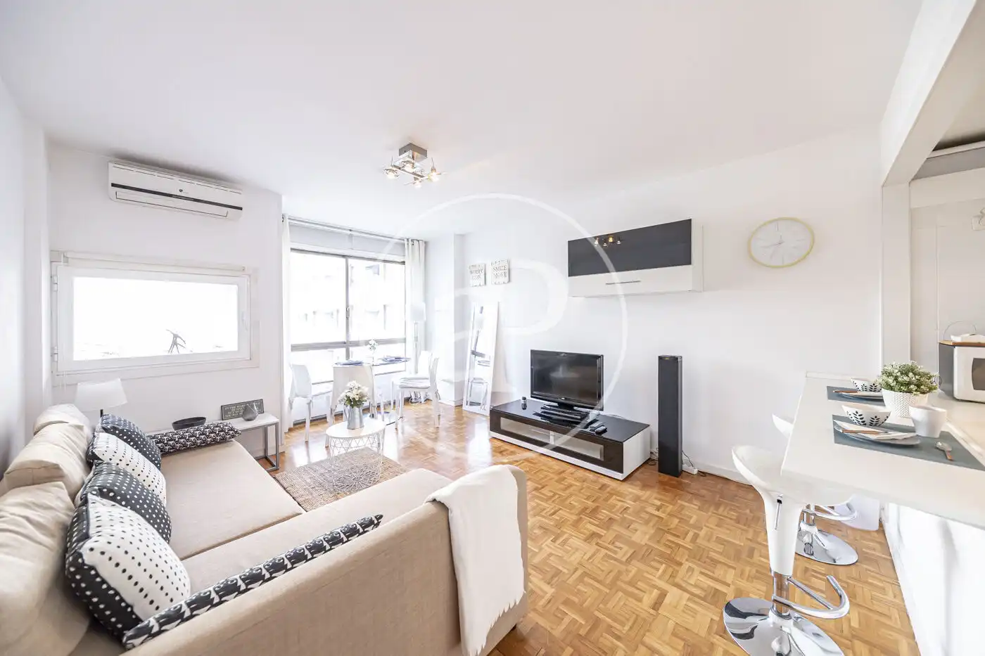 Living room of Flat for rent in Madrid  with Air Conditioner, Heating and Private garden