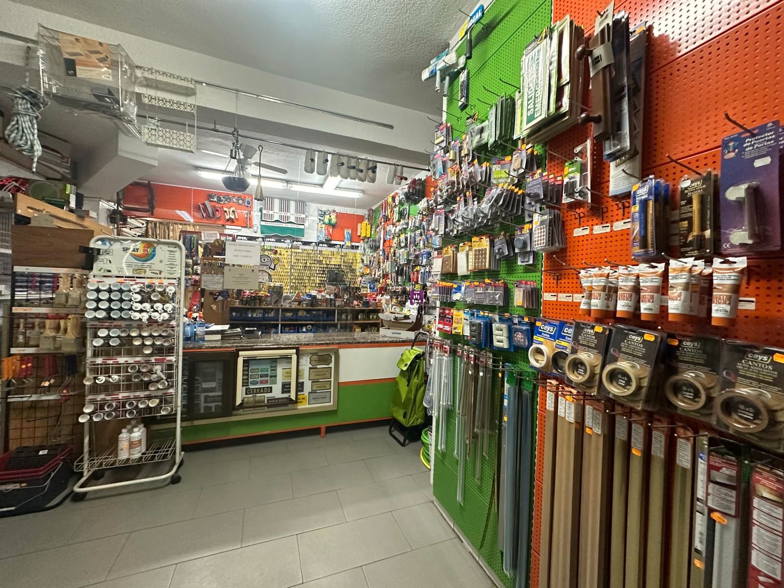 Local en venta en Los Rosales, Villaverde,  Madrid Capital