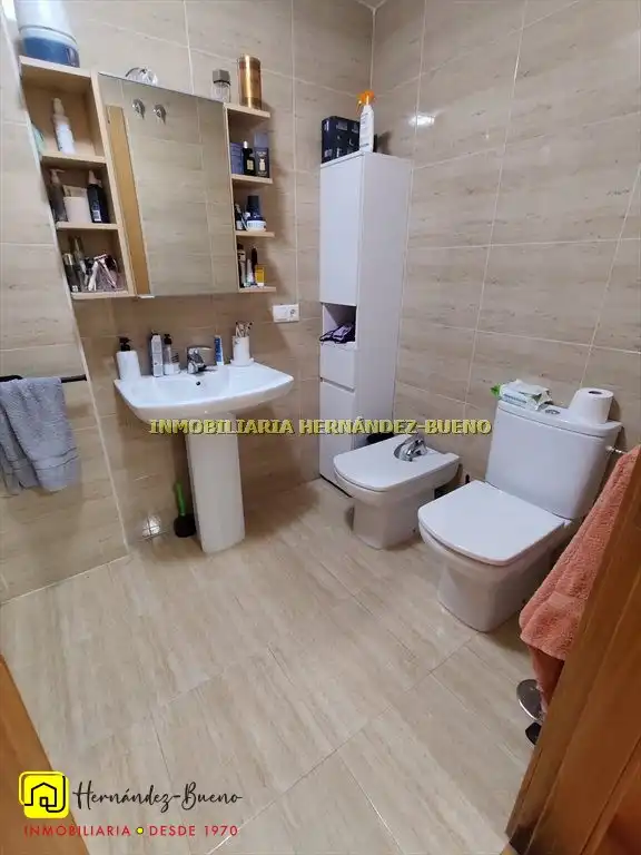 Baño de Piso en venta en Moriscos con Calefacción y Terraza