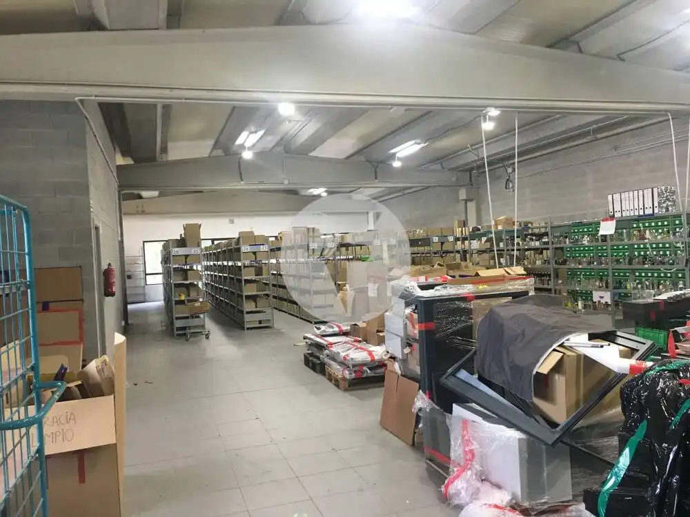 Nave industrial de alquiler en Cornellà de Llobregat