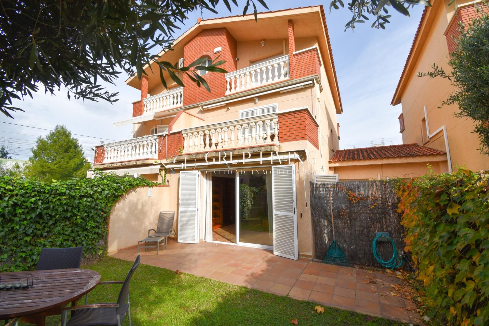 Jardí de Casa o xalet en venda en Sitges amb Aire condicionat, Calefacció i Jardí privat