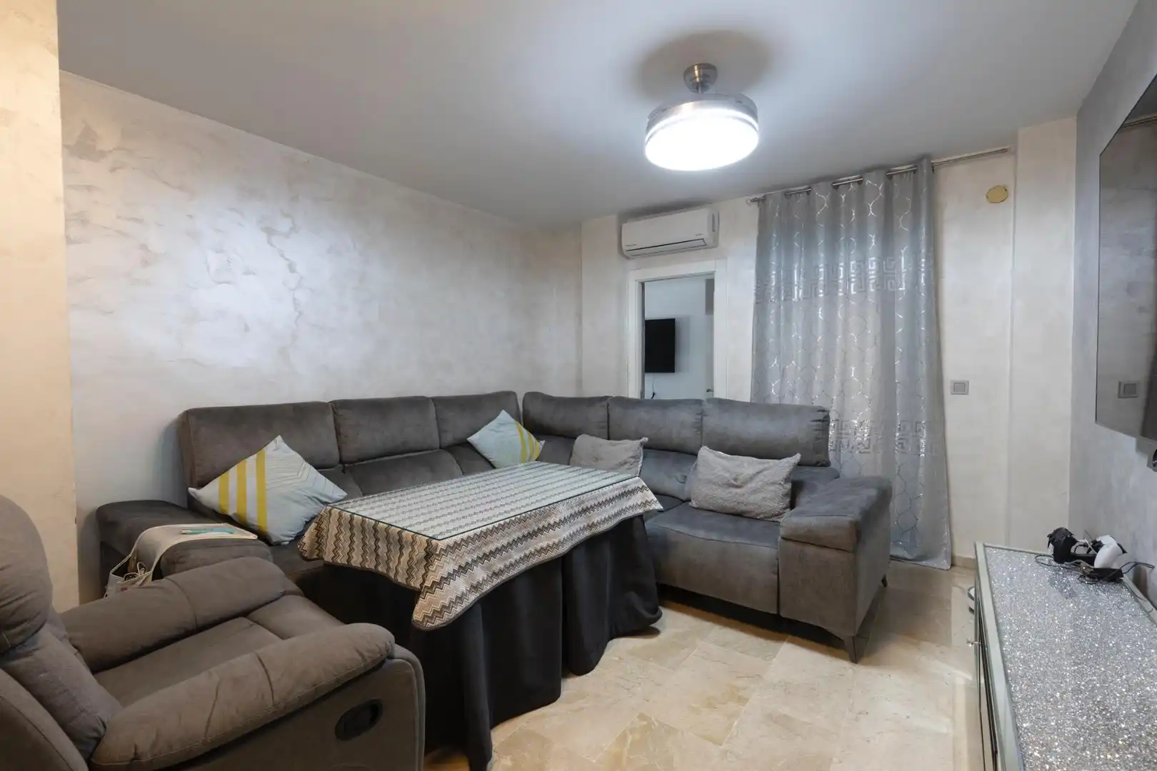 Sala d'estar de Pis en venda en Cijuela amb Aire condicionat i Terrassa