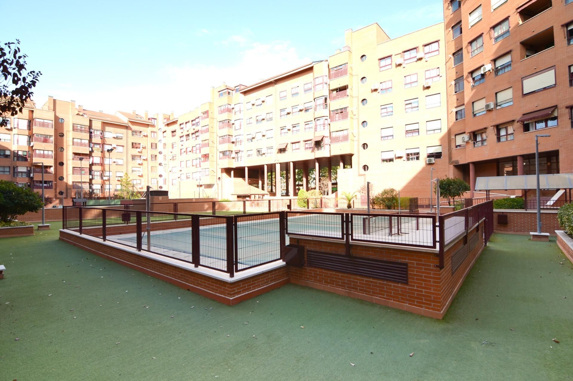 Exterior view of Flat for sale in Alcorcón  with Heating, Parquet flooring and Storage room