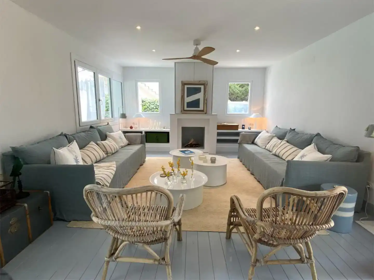 Sala d'estar de Casa o xalet de lloguer en Castelldefels amb Aire condicionat, Jardí privat i Piscina
