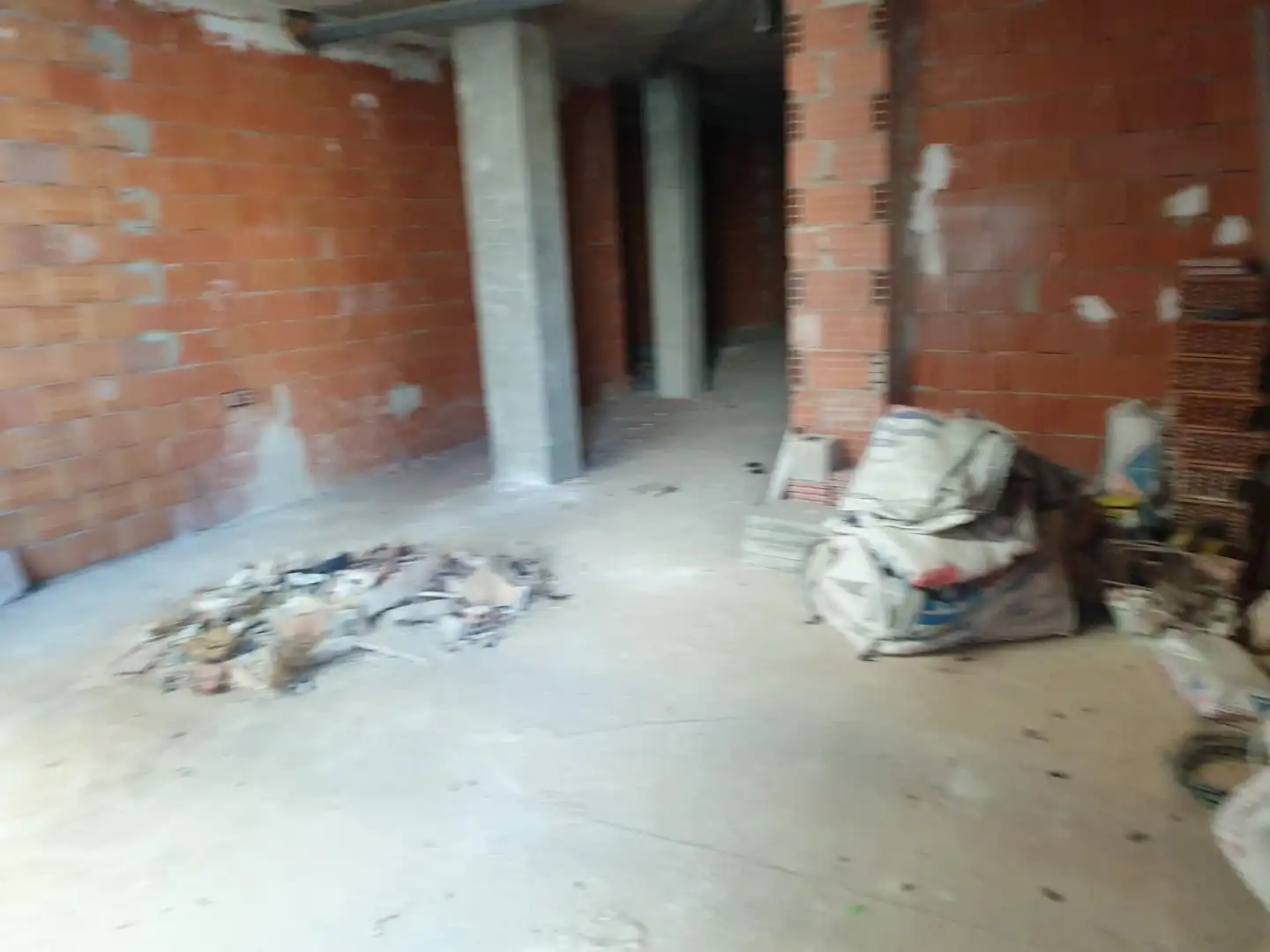 Local comercial en alquiler en Plaza de Toros - Avenida Chapí - Trinquete