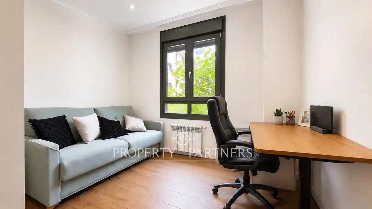 Bedroom of Apartments for sale in Madrid  with Air Conditioner, Heating and Private garden