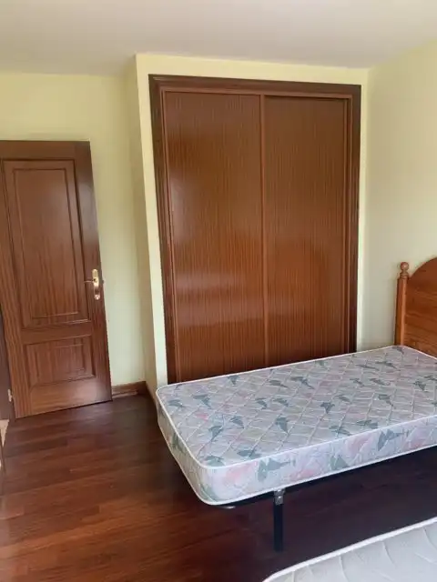 Habitación de Apartamento en venta en Marín con Parquet, Trastero y Amueblado