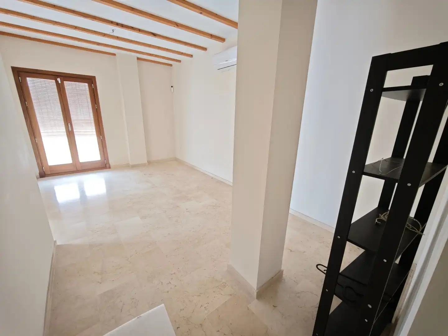Flat with terrace for sale in Calle Jesús Cautivo 2, imagen 3