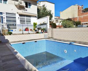 Piscina de Casa adosada en venda en Rubí amb Aire condicionat, Terrassa i Piscina