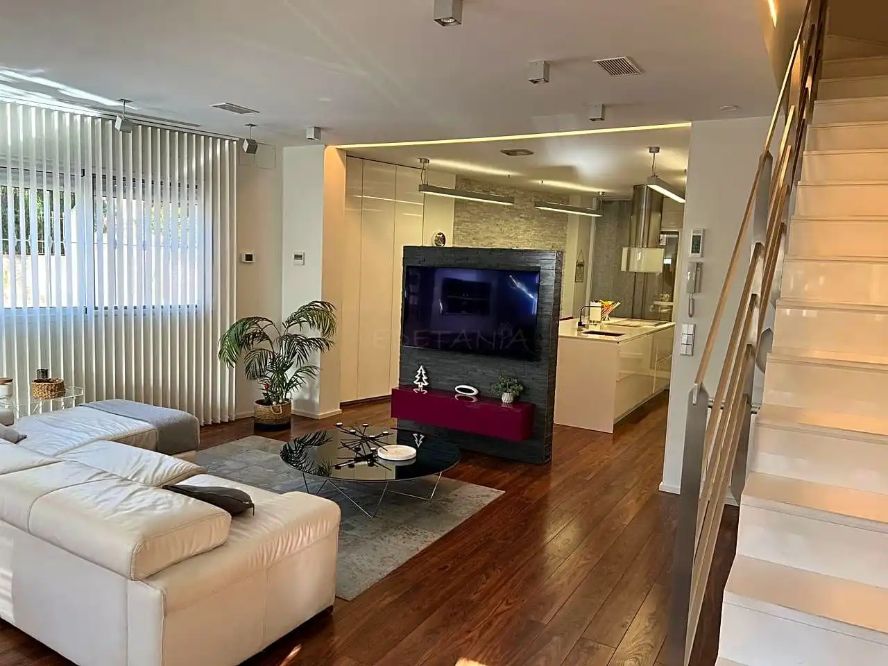Sala d'estar de Dúplex per a compartir en Moncada amb Aire condicionat, Jardí privat i Terrassa