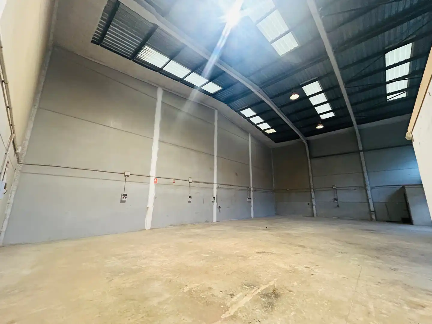 Nave industrial de alquiler en Dénia