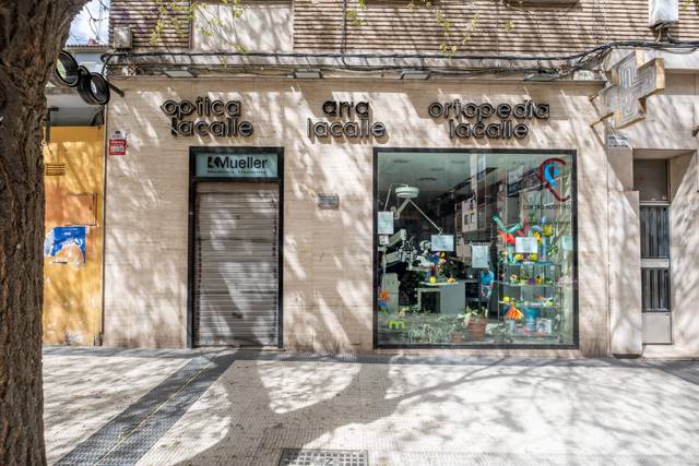 Local comercial en Venta en Avenida de América, 68 en Barrio Torrero