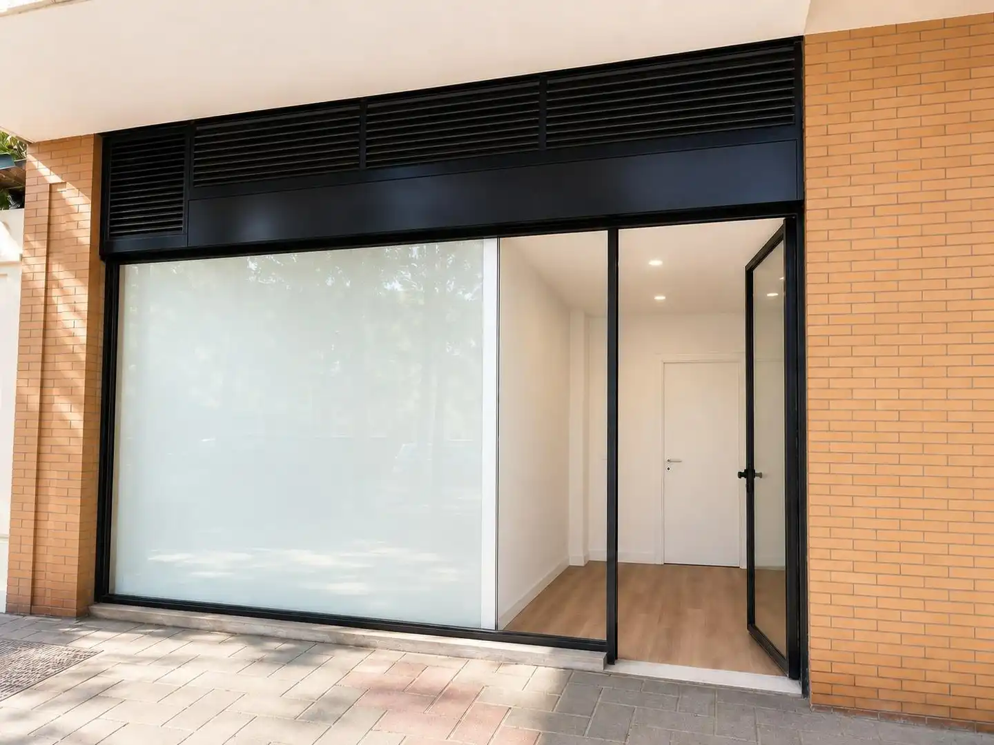 Vista exterior de Local de lloguer en Málaga amb Aire condicionat