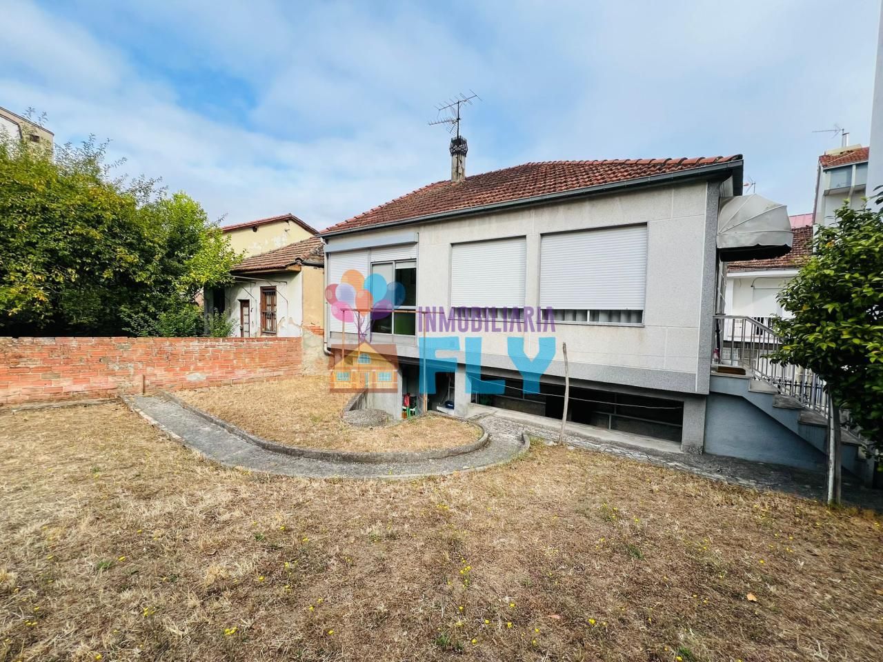 Vista exterior de Casa o xalet en venda en Ourense Capital  amb Calefacció, Jardí privat i Terrassa