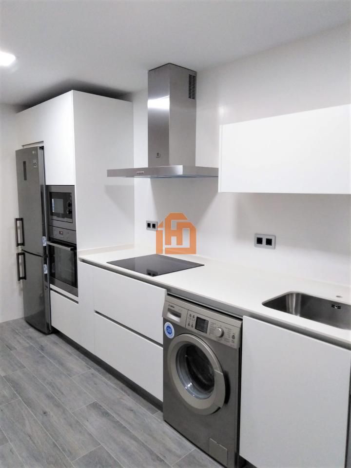 Cuina de Apartament en venda en León Capital  amb Calefacció i Parquet