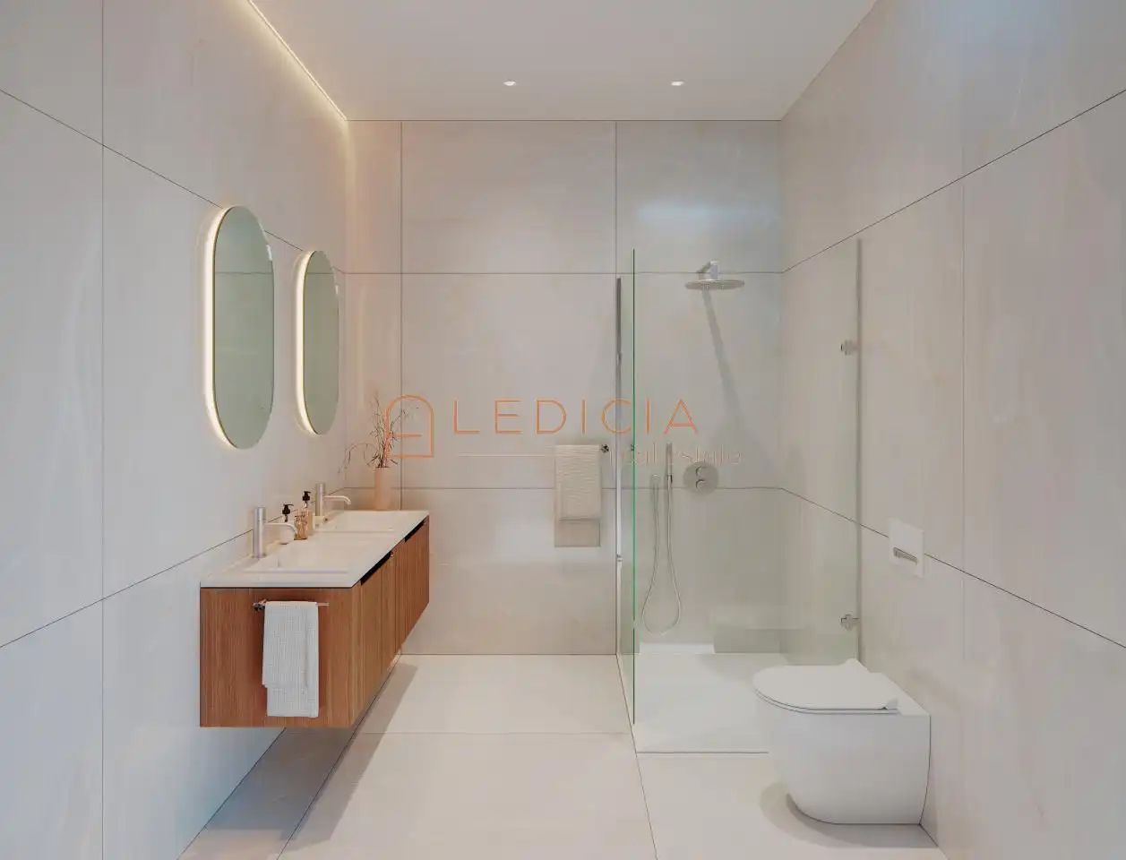 Bathroom of Flat for sale in Vigo   with Heating, Terrace and Furnished