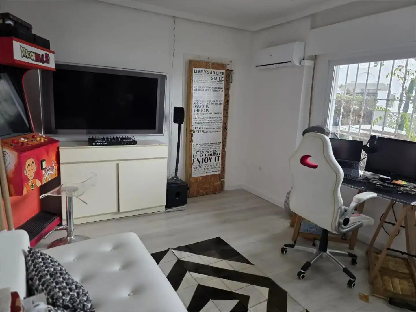 Living room of Houses for sale in Marbella  with Air Conditioner and Swimming Pool