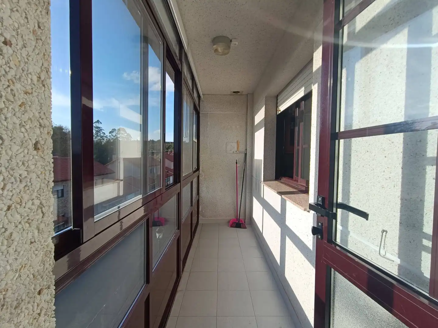Wohnung zum Verkauf in Touro mit Privatgarten, Terrasse und Abstellraum