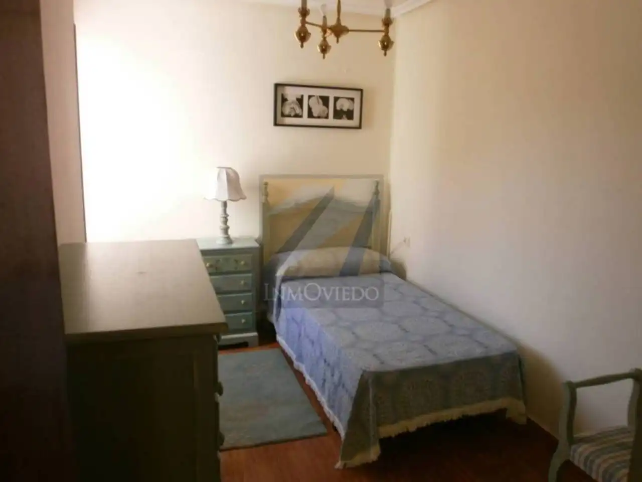 Habitación de Piso en venta en Oviedo  con Calefacción y Amueblado