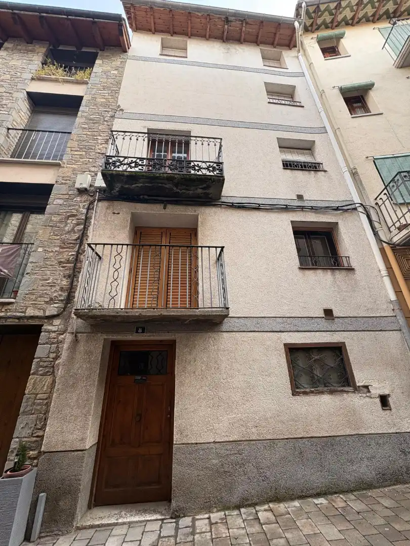 Vista exterior de Casa o xalet en venda en La Pobla de Segur amb Calefacció i Traster