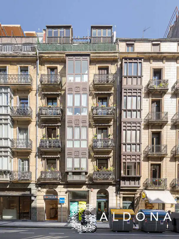 Vista exterior de Pis en venda en Donostia - San Sebastián  amb Calefacció, Traster i Balcó