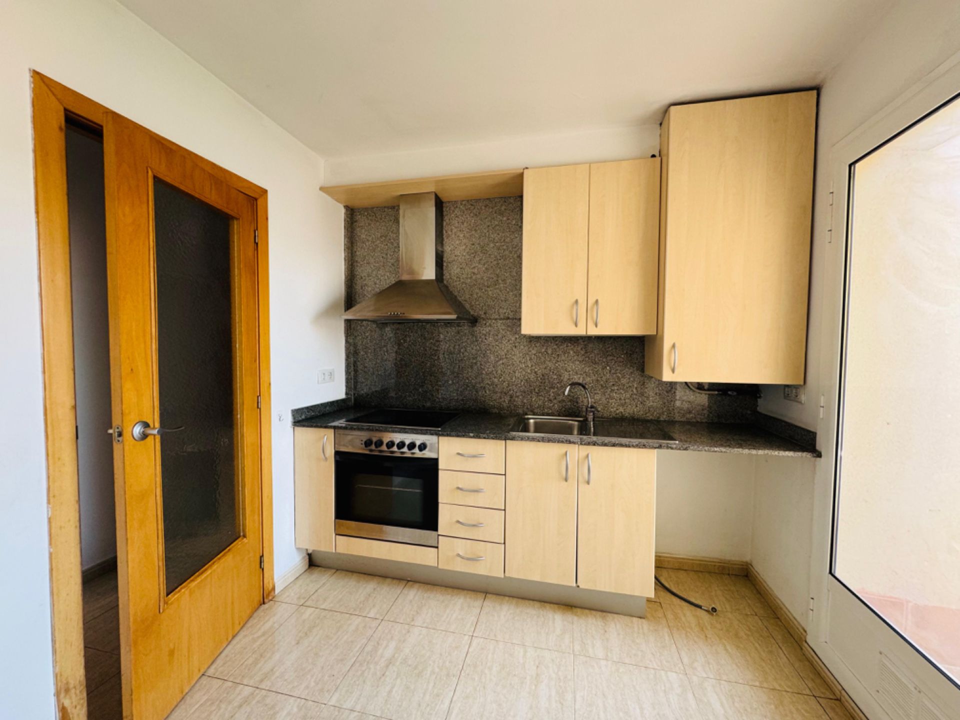 Küche von Wohnung zum verkauf in Cassà de la Selva mit Heizung und Balkon