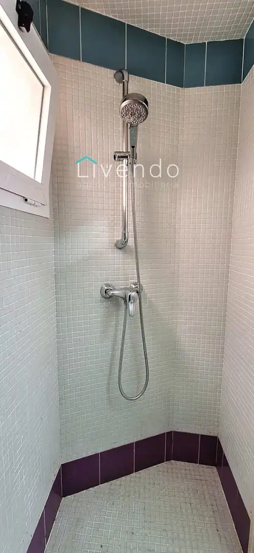 Badezimmer von Maisonette zum Verkauf in San Fernando mit Klimaanlage und Terrasse