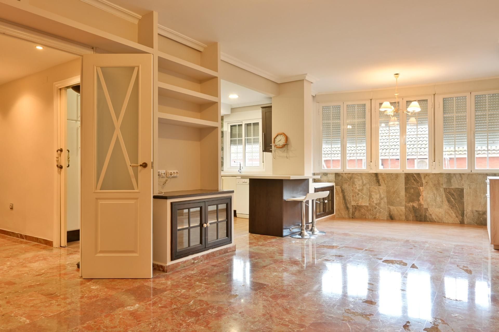 Cuina de Pis de lloguer en  Sevilla Capital amb Aire condicionat