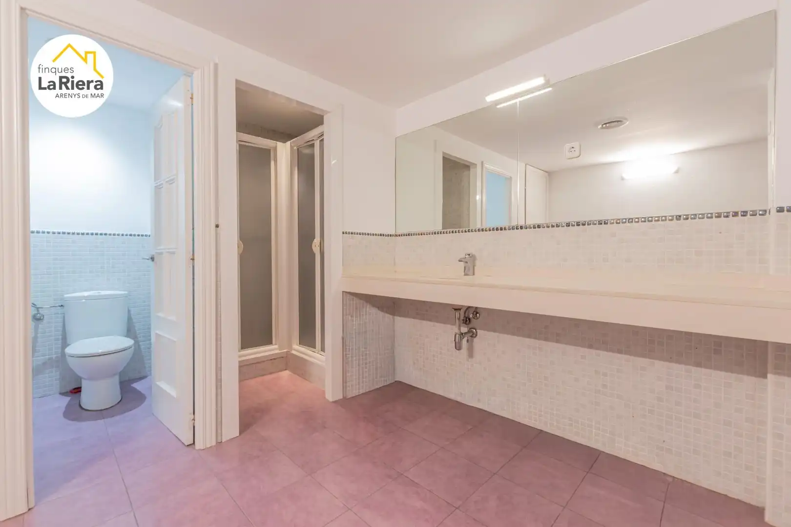 Badezimmer von Geschaftsraum zur Miete in Arenys de Mar