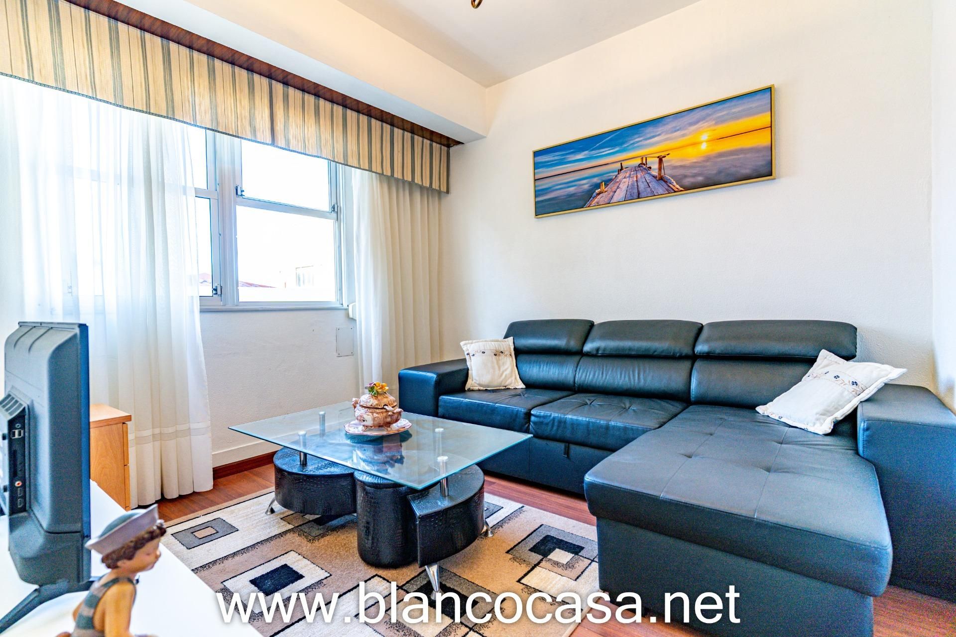 Living room of Flat for sale in Malpica de Bergantiños